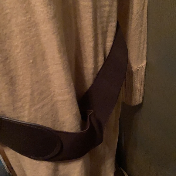 NWT Extra long ladies tan sweater with belt - Picture 7 of 8